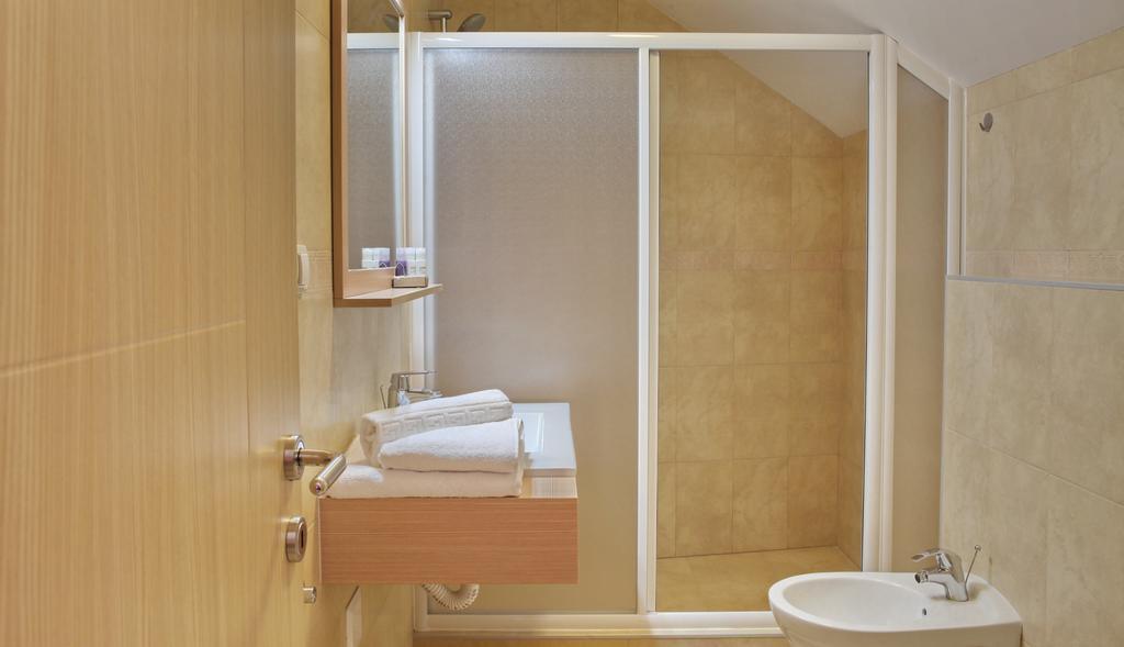 Garni Hotel Tema Nova Čačak Quarto foto